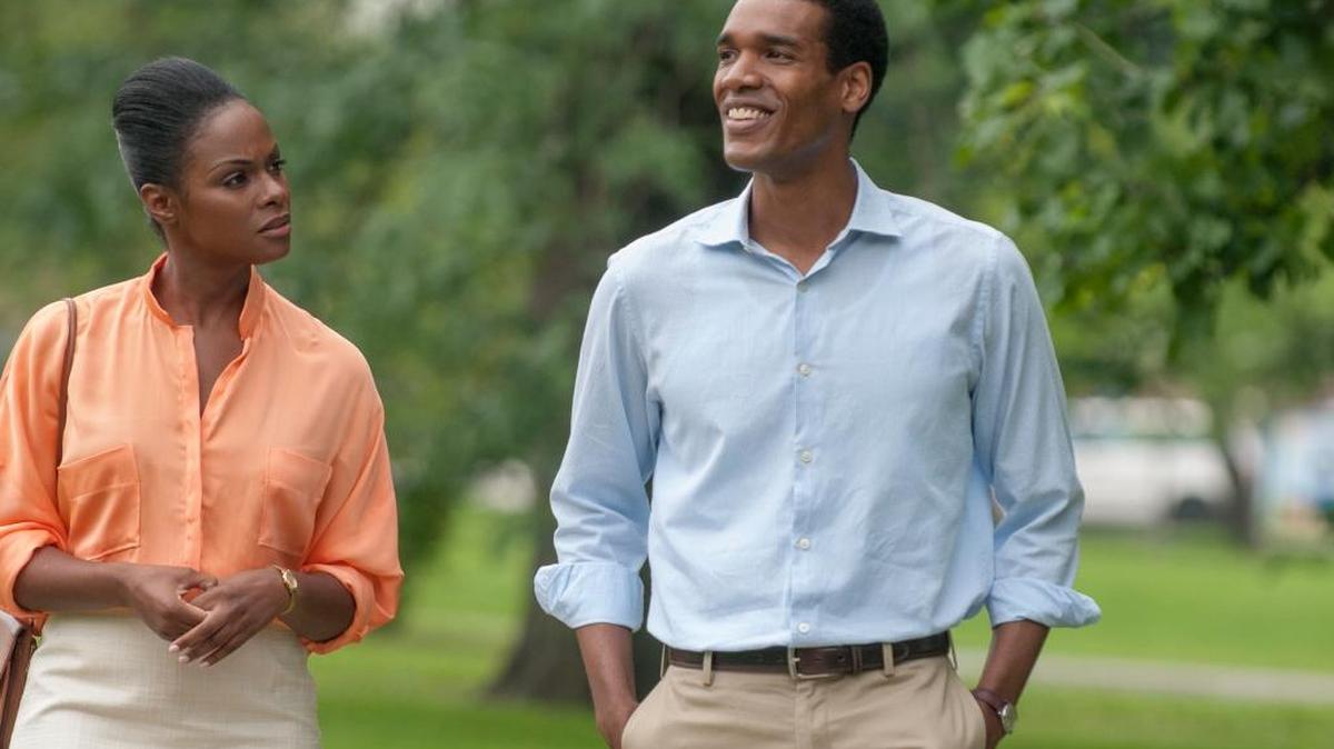 Tika Sumpter and Parker Sawyers star as Michelle Robinson and Barack Obama in “Southside with You.”