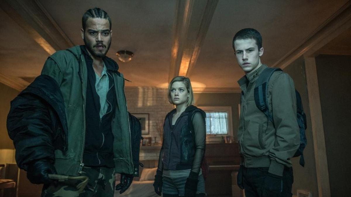 This image released by Sony Pictures shows, from left, Daniel Zovatto, Jane Levy and Dylan Minnette in a scene from "Dont Breathe."