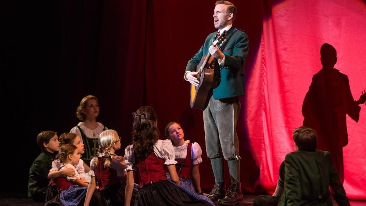 Ben Davis sings “Edelweiss” to the Von Trapp kids.
