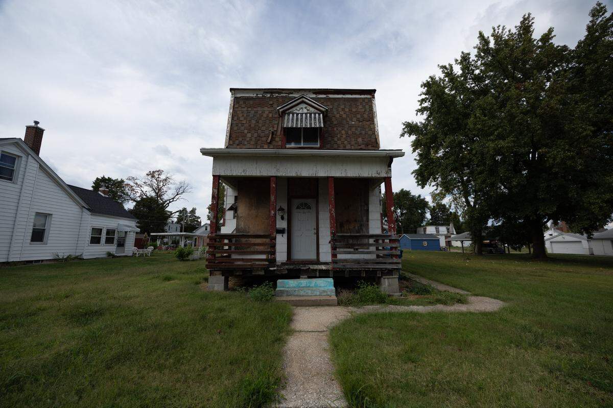 The St. Clair County Drug Tactical Unit was surveilling a house at 121 S. 17th St. in Belleville in the spring of 2020 before a vehicle pursuit started. The house is shown here on Sept. 16, 2024, prior to its demolition.
