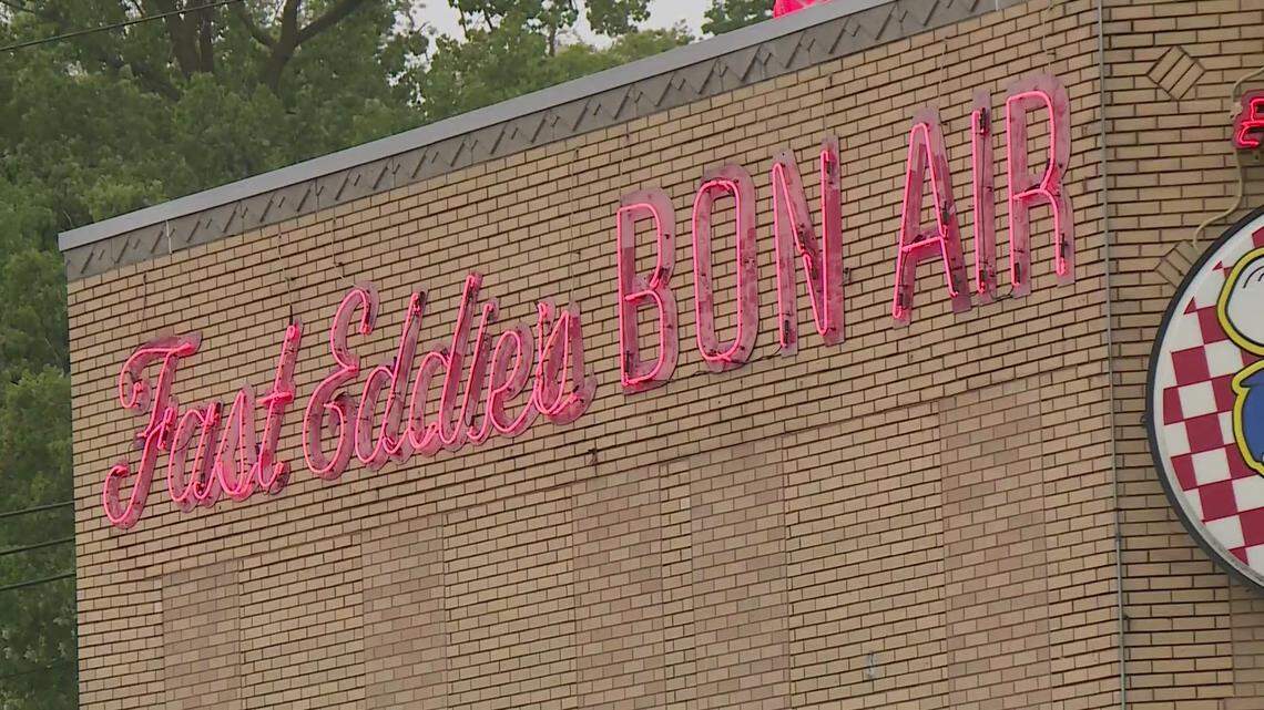 Police cite Fast Eddie’s Bon Air in Alton for not complying with Illinois’ COVID rules