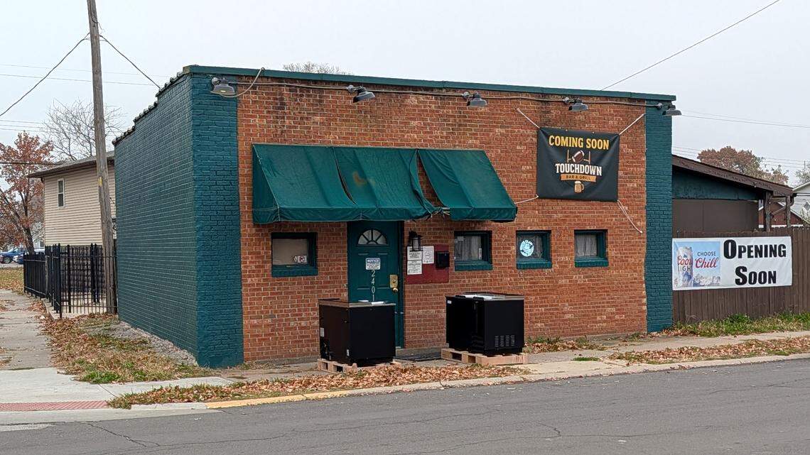 Touchdown Bar & Grill, 2401 Washington Ave., Granite City