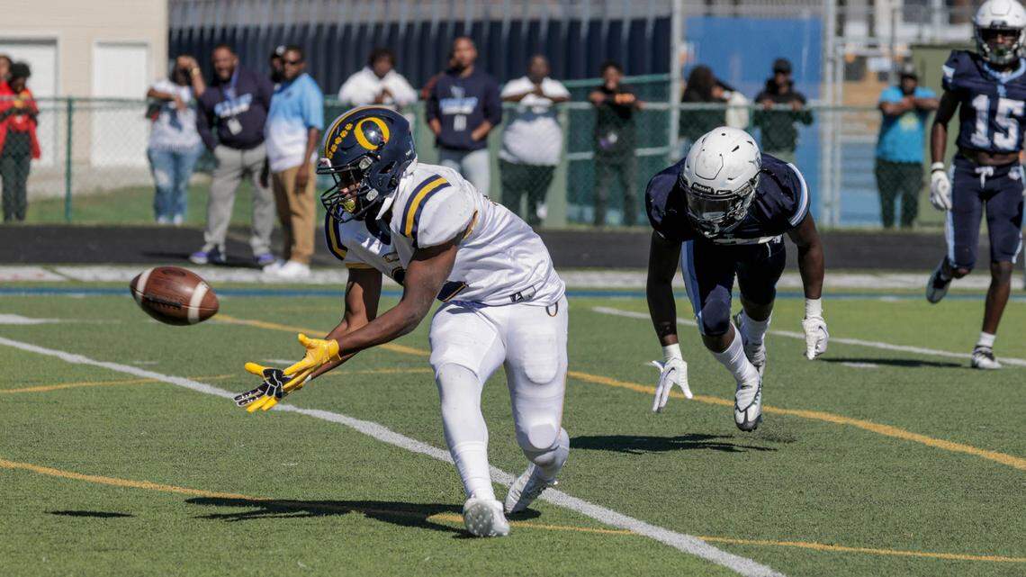 HS football week 9: Belleville East, Althoff battle for playoff spots in key matchups