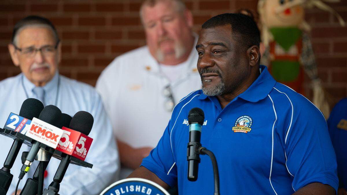 Cahokia Heights Mayor Curtis McCall speaks during a news conference at the Cahokia Heights Fitness and Community Center on Oct. 26, 2023. The conference was to address housing solutions for dozens of seniors who were displaced from Touchette Elderly Apartments due to a fire the day before.