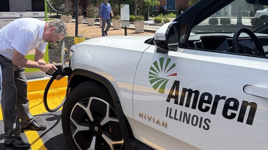 East St. Louis installs fast-charge station for electric vehicles