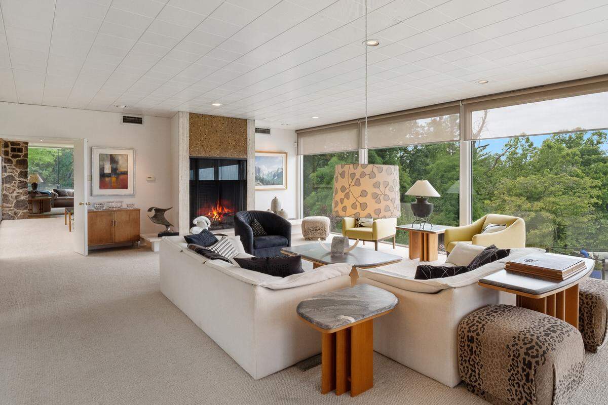 904 Briar Hill Road in Belleville