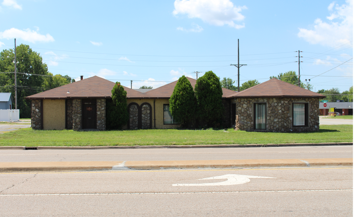 The city of Fairview Heights recently spent $115,000 to buy this vacant building at 10035 Lincoln Trail, across from Grant School. Officials plan to demolish it and offer the property for redevelopment.