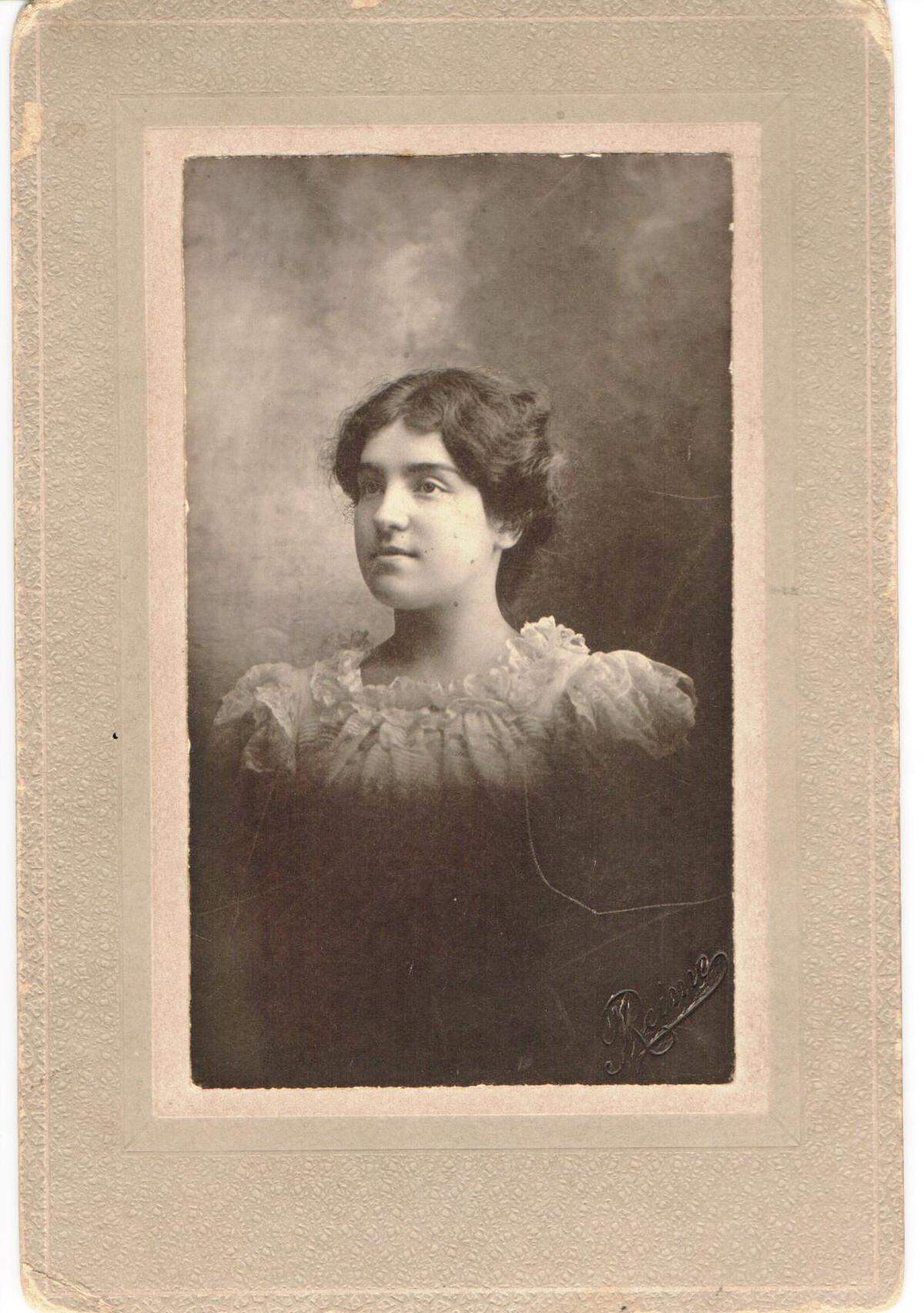 Emma nee Romeiser Pannes. Taken in 1899. She was 19 years old.