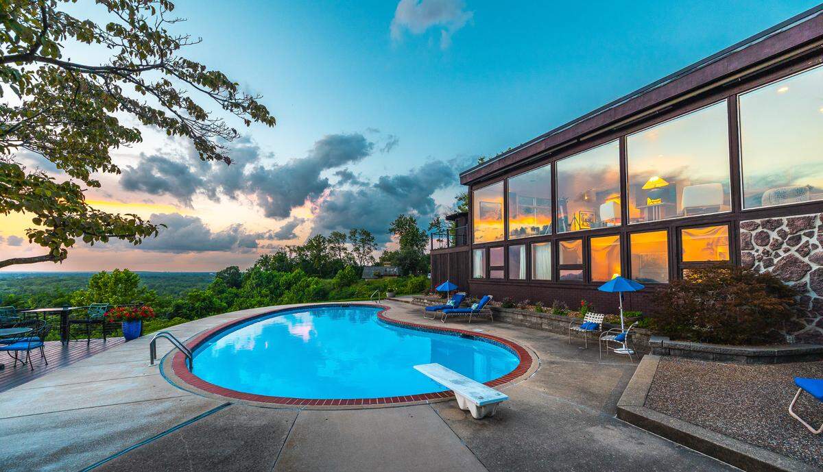 904 Briar Hill Road in Belleville