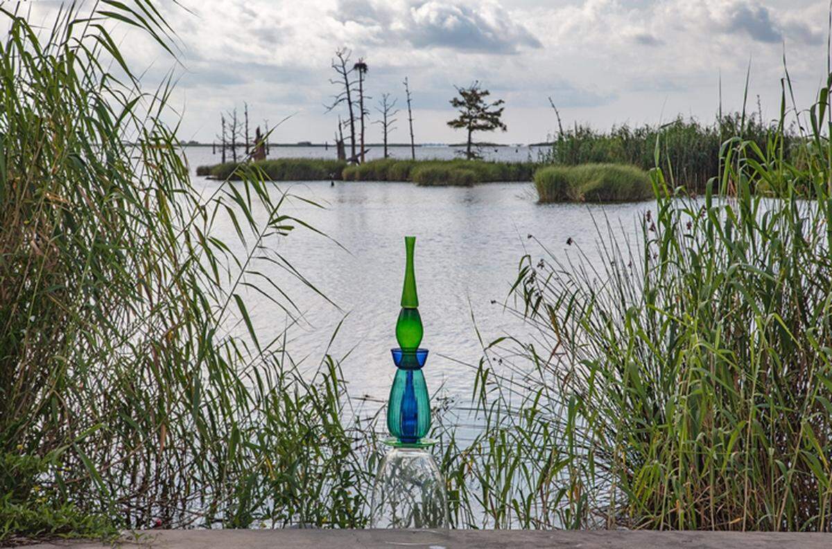 The National Great Rivers Research and Education Center will kick off 2022 with a virtual Neighbor Nights event on Tuesday, Jan. 18, , featuring the work of artists Libby Reuter and Joshua Rowan and their “Watershed Cairns: Water Marked with Art” project. To register for the online event, visit https://conta.cc/3mQQTmu.