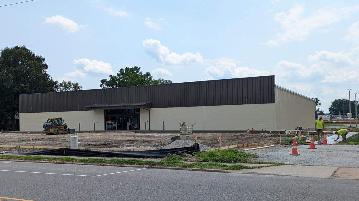 A look at the DG Market building at 2100 W. Main St. in Belleville on July 22, 2024