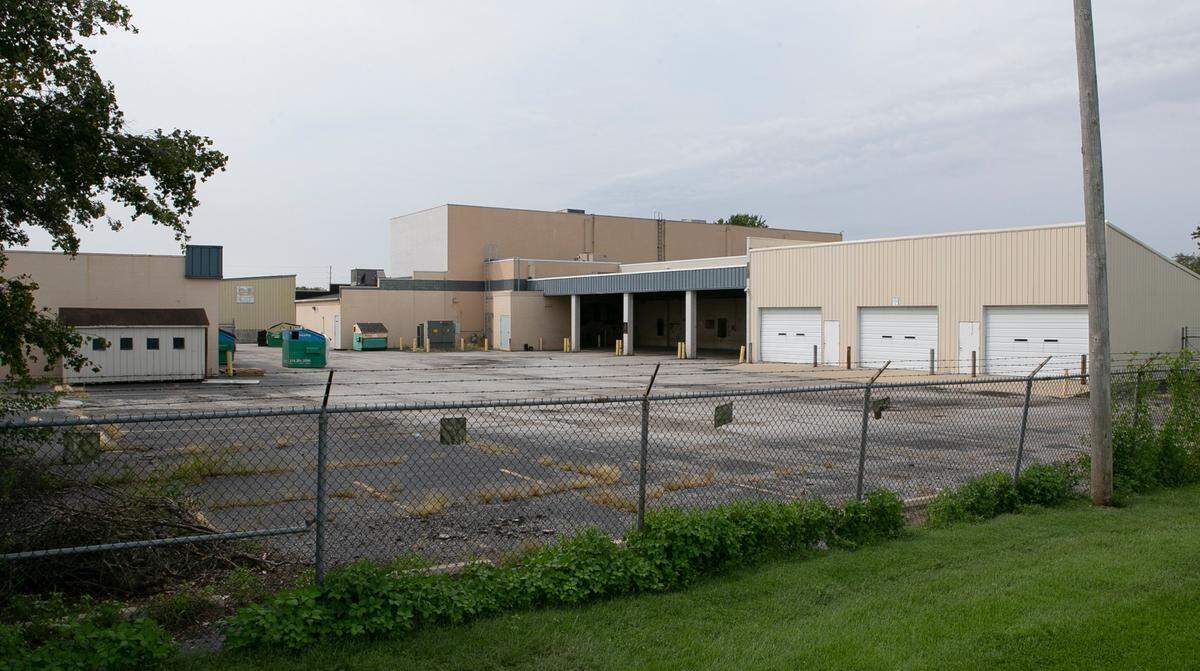 Custom Coating Innovations, based in Lebanon, is moving its manufacturing plant to a 35,000-square-foot complex in Belle Valley Industrial Park that it bought last month from the Belleville News-Democrat.
