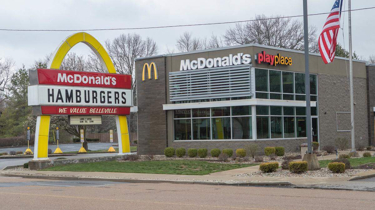 The McDonald’s on West Main St. in Belleville has one of the few remaining single arch McDonald’s sign from the early 1960s. The sign was used before the transition to the double arches.