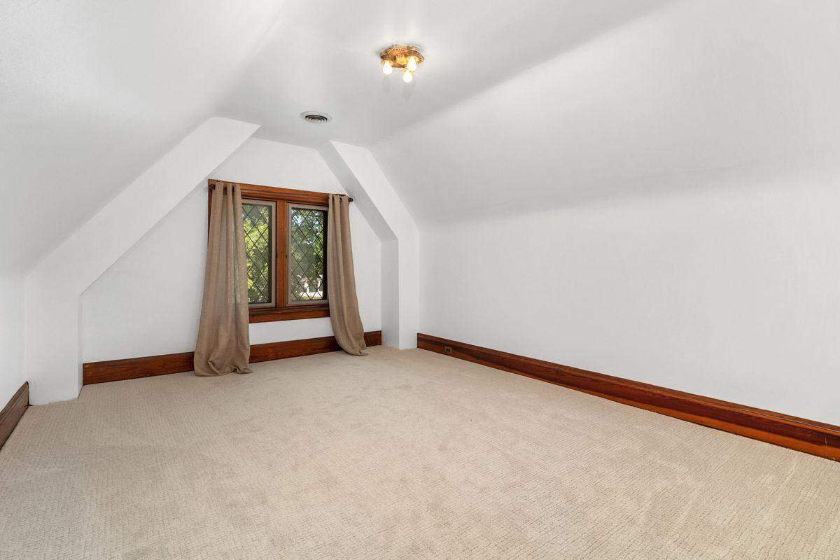 48 Portland Place, Saint Louis, MO 63108