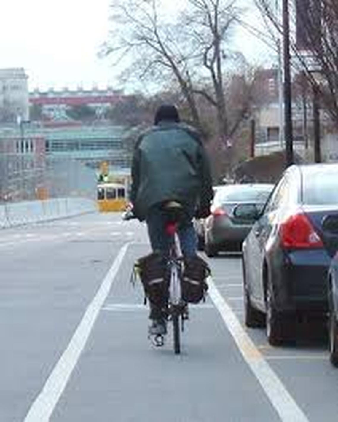 The Dutch Reach can save bicyclists from being injured by car doors opening into them.