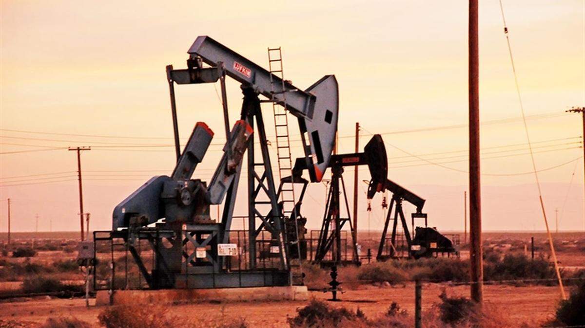 Illinois oil pumps — similar to the one depicted in this stock photo — have been largely stilled in recent weeks as demand has fallen off during the economic slowdown brought on by the COVID-19 pandemic.