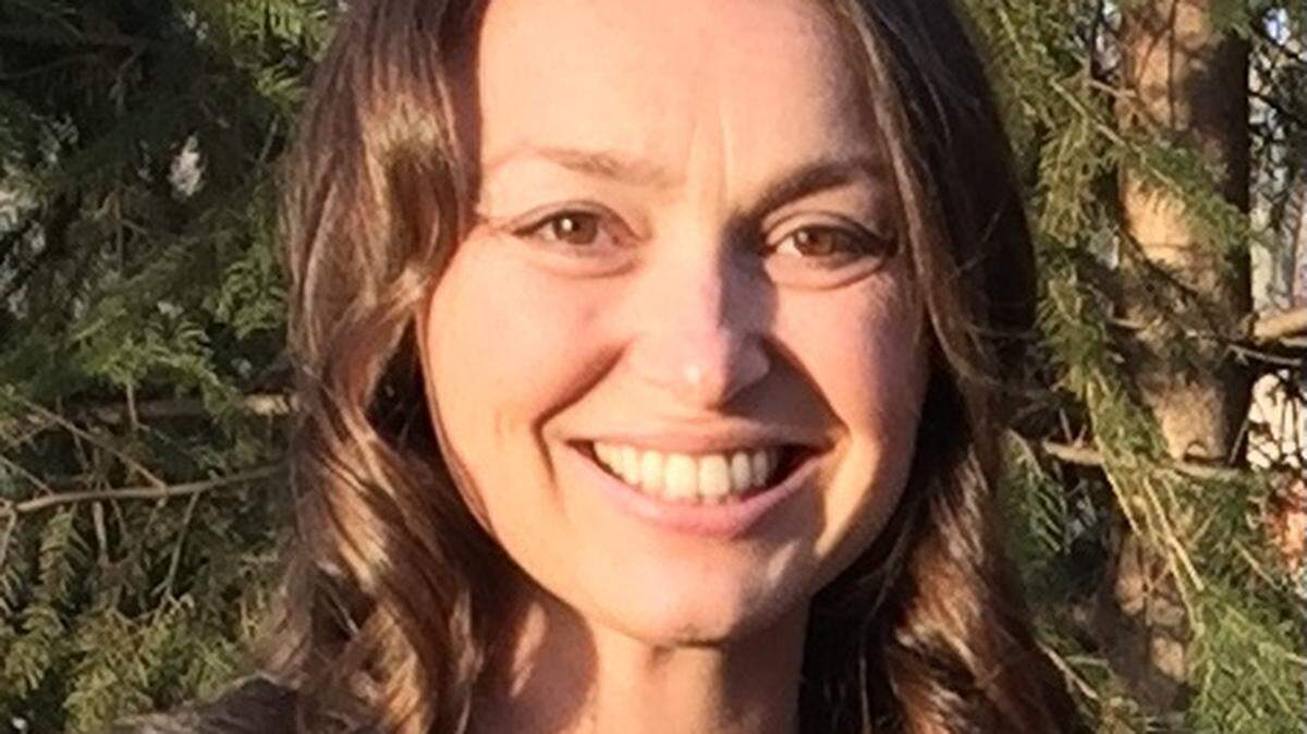 Anne Dulski, candidate for Wolf Branch District 113 School Board in Swansea, IL