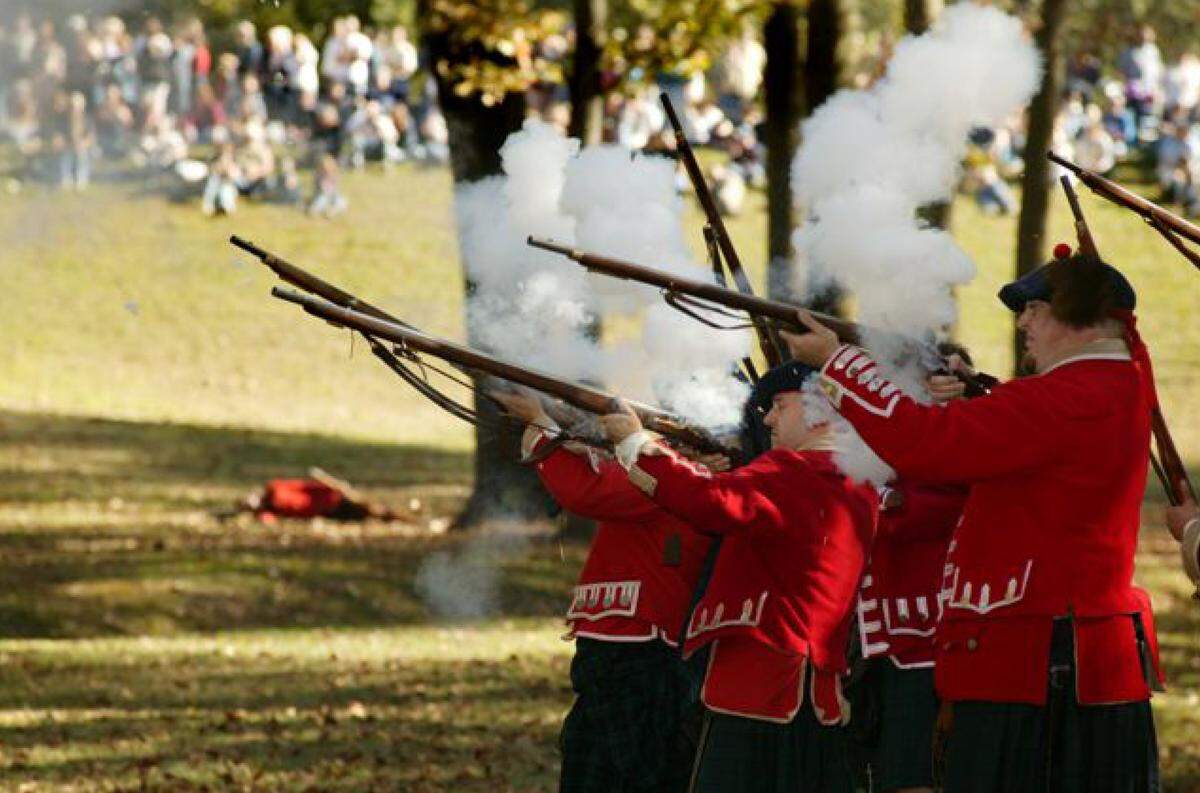 One of Illinois’ most popular fall festivals, the Fort Massac Encampment, takes place from 10 a.m. to 5 p.m. Saturday, Oct. 19, and 9 a.m. to 4:30 p.m. Sunday, Oct. 20 in Metropolis. The free event will include storytellers, magic and puppet shows, 18th century musical entertainment, and period craft makers demonstrating blacksmithing, basket-making, weaving, and other skills.