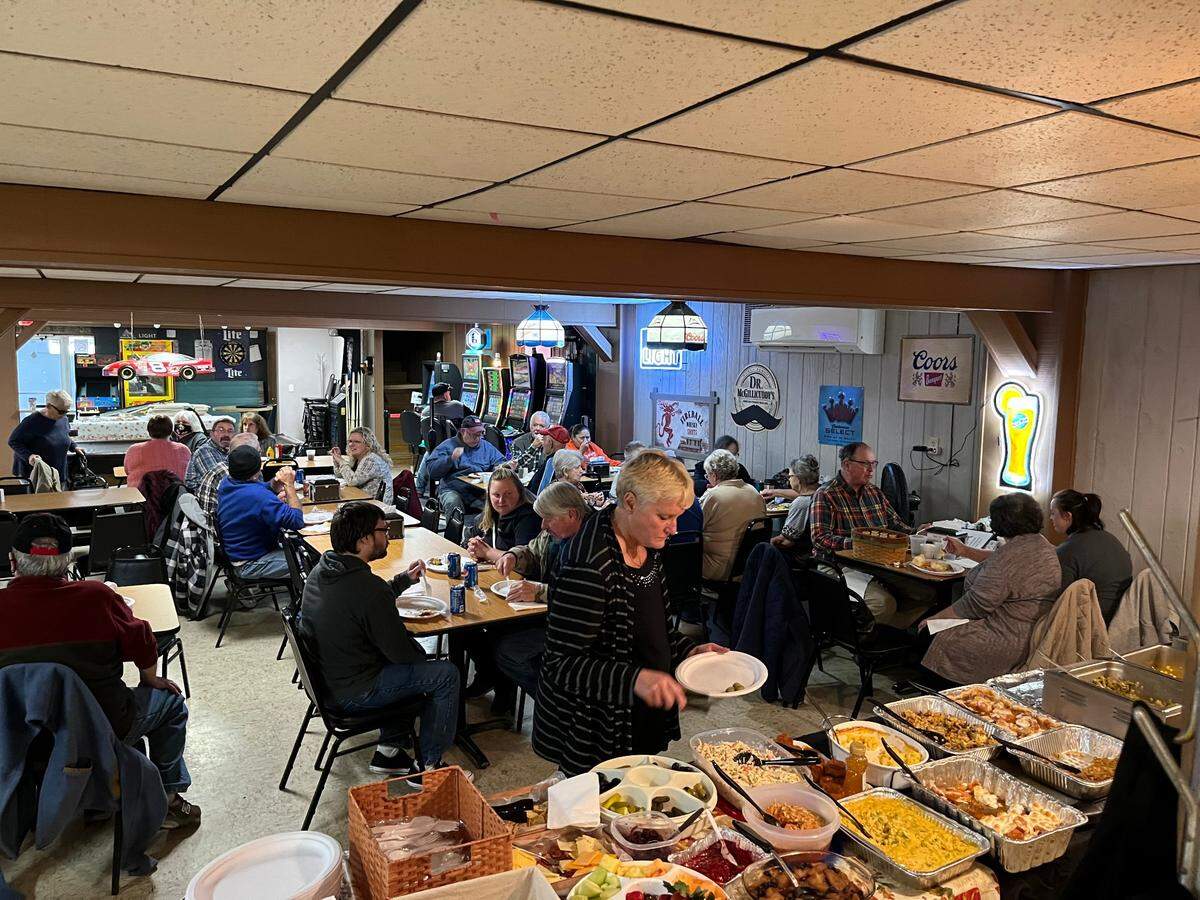O’Fallon Moose Lodge 2608 didn’t want anyone to be home alone on Thanksgiving, so they provided fellowship and a bountiful meal at the American Legion hall. Those in the community or armed forces who did not have a place to spend the holiday were welcomed. Moose members served turkey and ham and all the trimmings, and folks contributed side dishes for the feast, which was offered without a cost. Any donations were planned to be given to local charities.