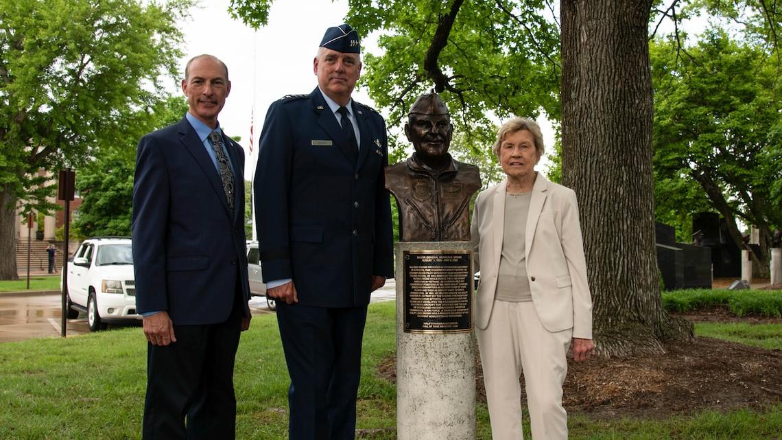 A/TA honors Maj. Gen. Donald D. Brown during unveiling ceremony on Scott Air Force Base