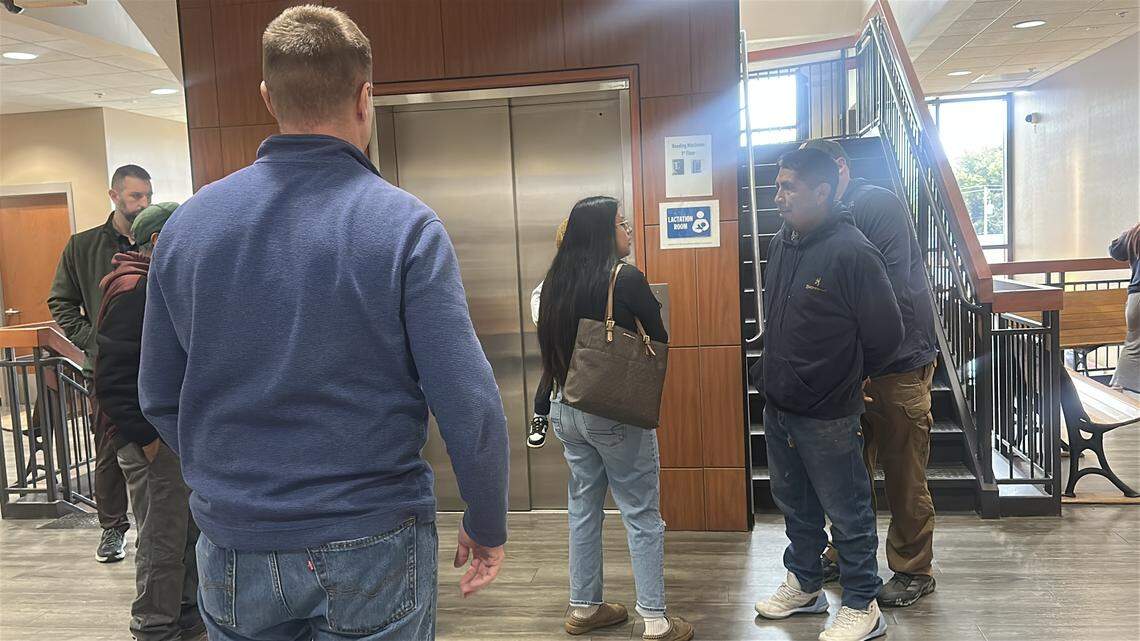 Pritzker signs bill enacting immigrant protections in Illinois courthouses