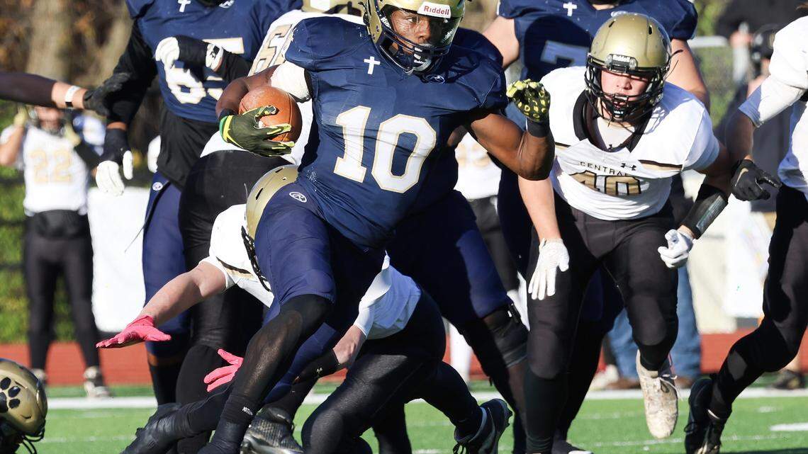 One more to go: Althoff faces Lena-Winslow with fourth football championship on the line