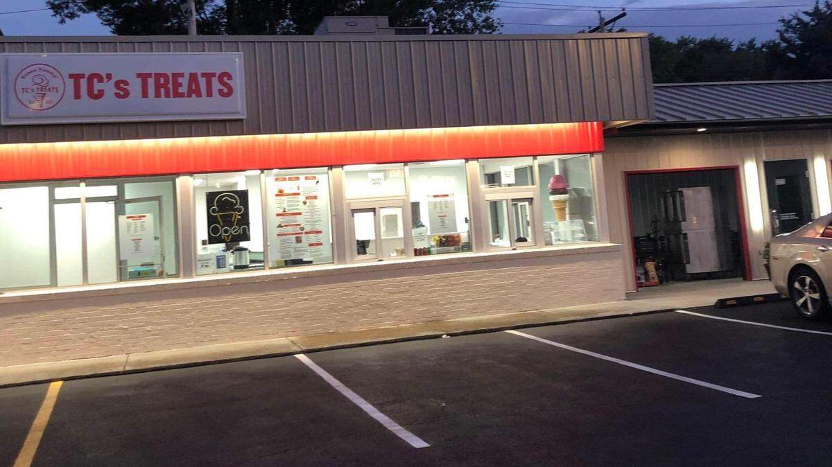 Previously located in O’Fallon, TC’s TREATS has moved to 10226 Lincoln Trail in Fairview Heights in the former Title Max building, across the street from China King. The ice cream shop will be open year round with current hours of operations from 11 a.m. to 9 p.m.