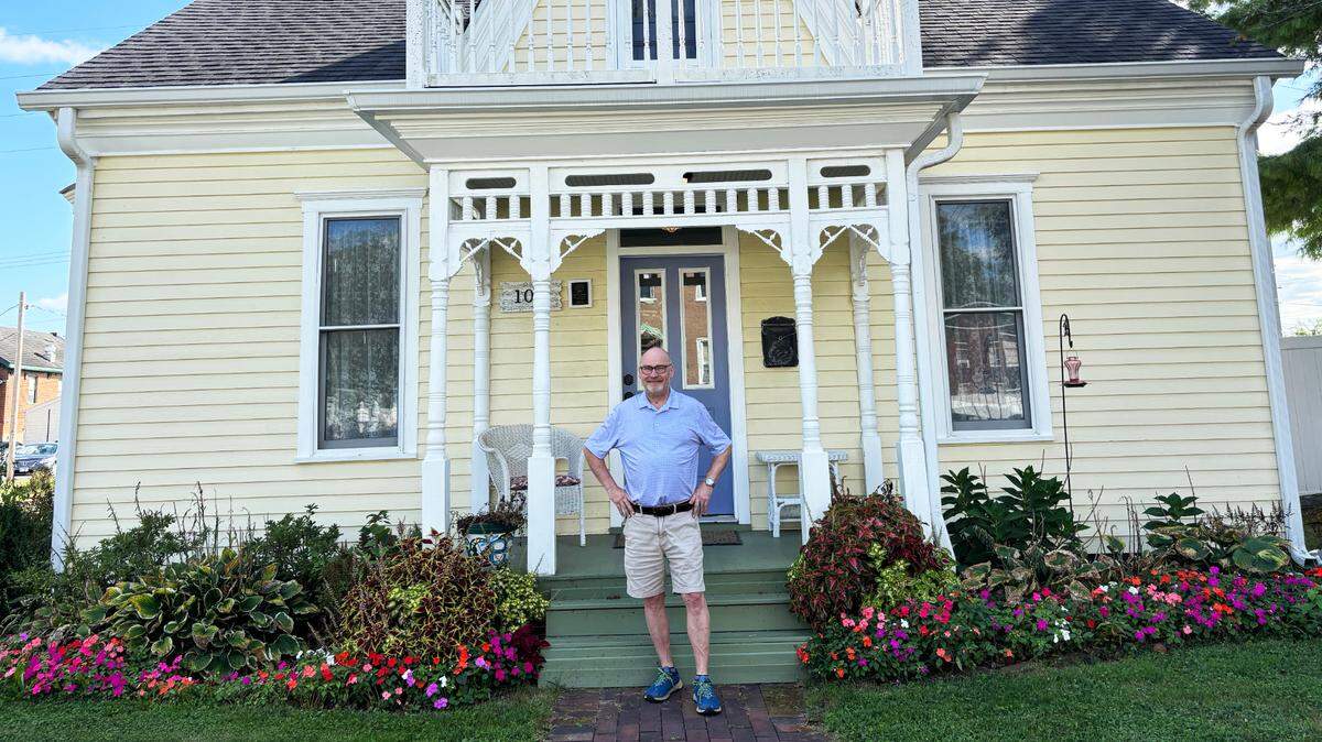 The home of Robert and Mary Nan Jordan at 109 W. Washington St. will feature musicians performing.