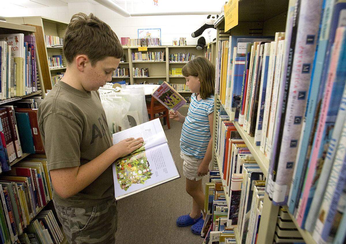 The Belleville Public Library has openings for their Summer Reading Program, but children need to sign up. In the program, raffle prizes are available for kids who meet certain reading goals. For more information on the program, stop by the library at 121 E. Washington St. and register in person at the children’s department, or for more information call 618-234-0441.