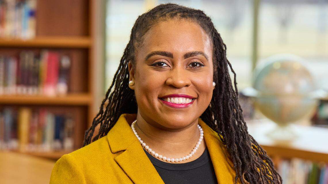 New District 201 superintendent has deep ties to metro-east, Belleville High Schools