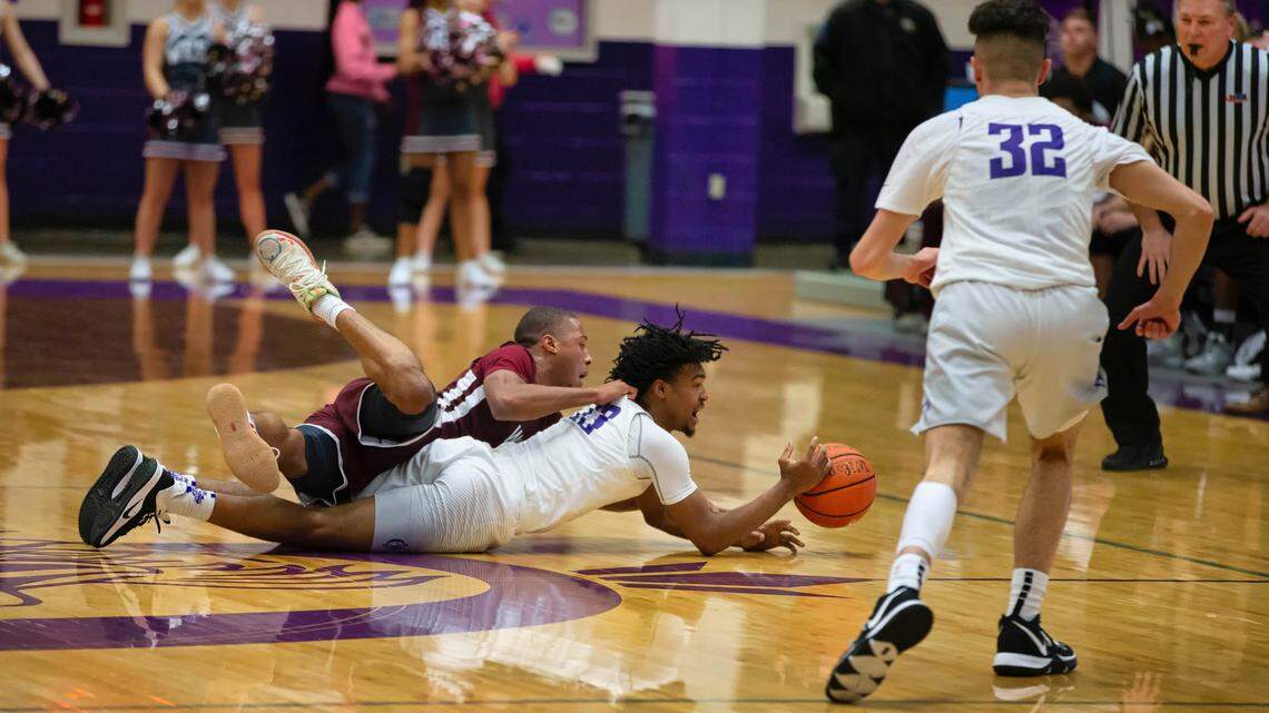 Relentless defense leads Collinsville past Belleville West in SWC contest