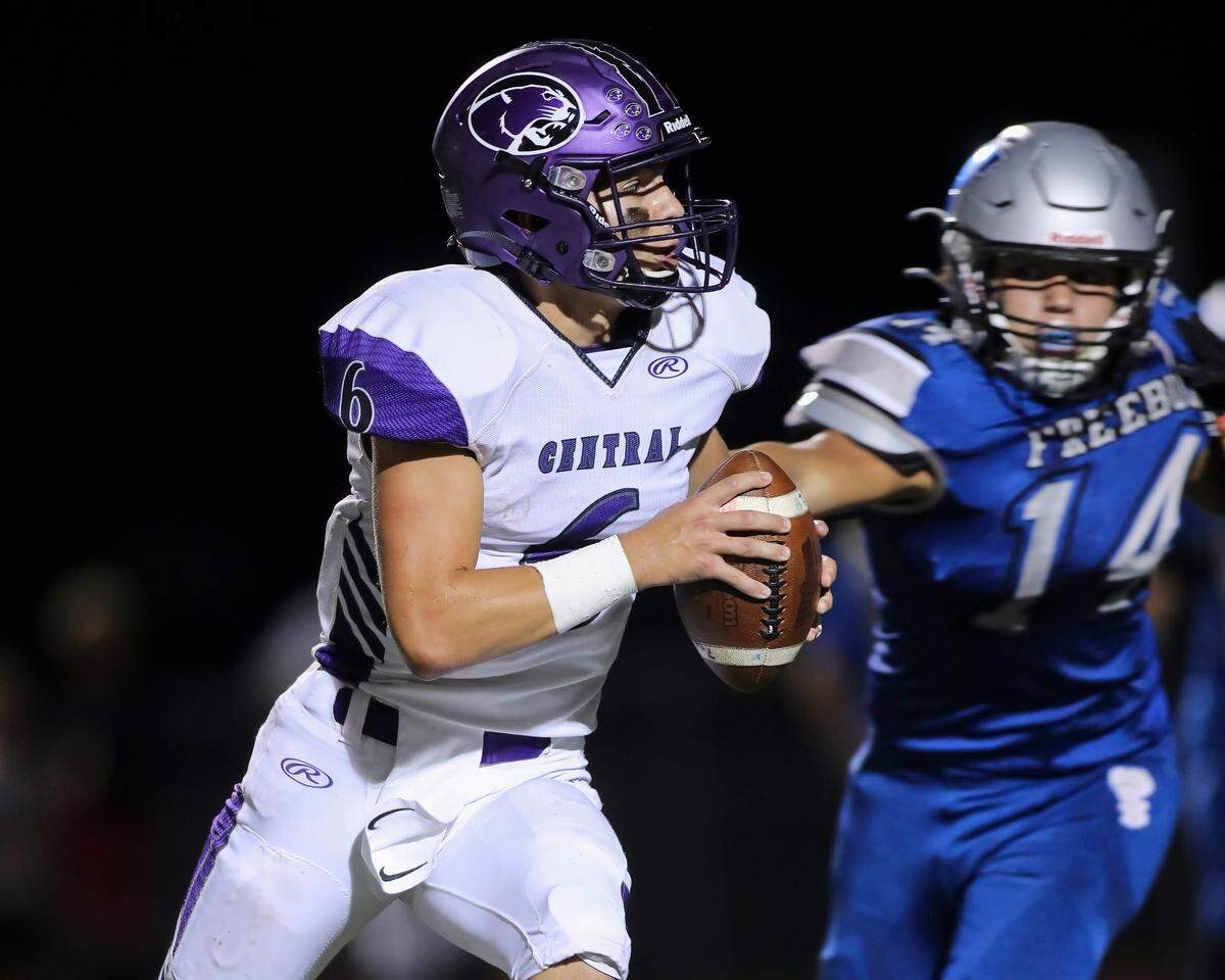 Breese Central’s Conner Freeze (6) carries the ball in for a 2-point conversion against host Freeburg on Friday night. Central ultimately posted a 31-19 win in the Cahokia Conference opener for both teams.