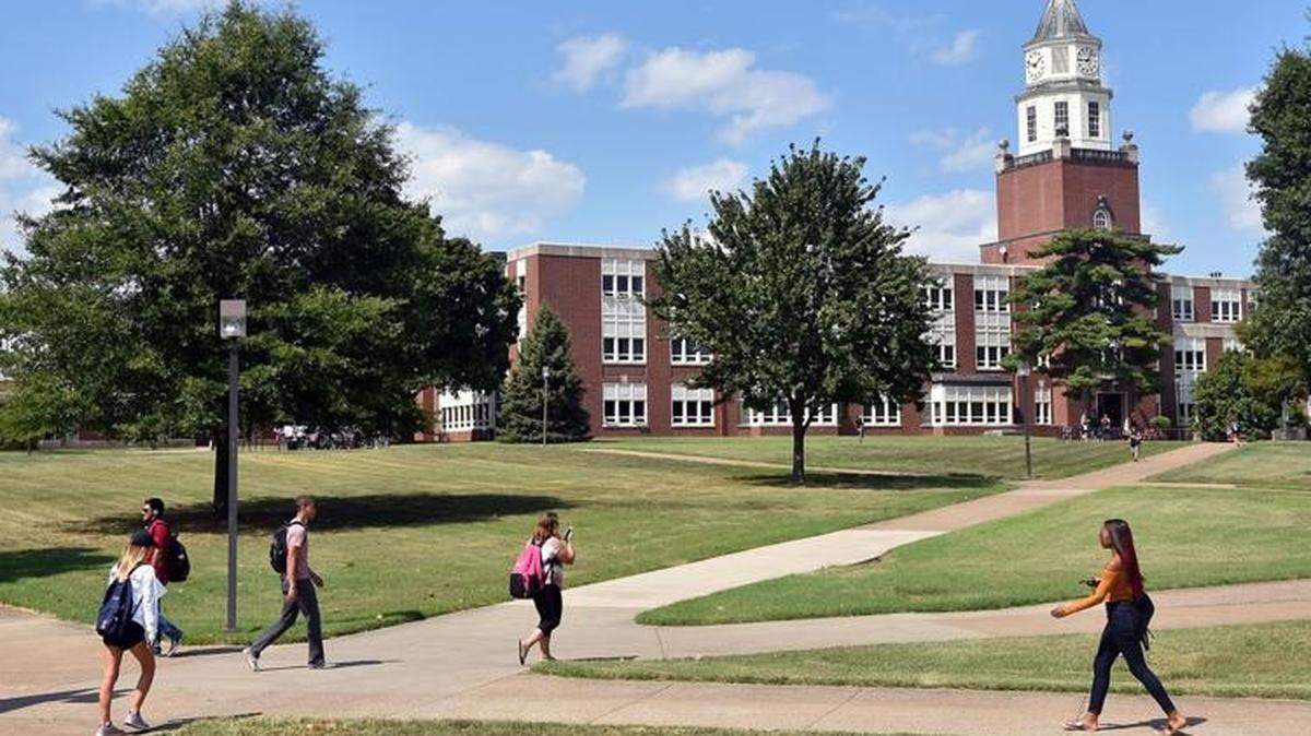 Southern Illinois University Carbondale made the top 10 ranking among Illinois colleges in a recent U.S. News & World Report list.