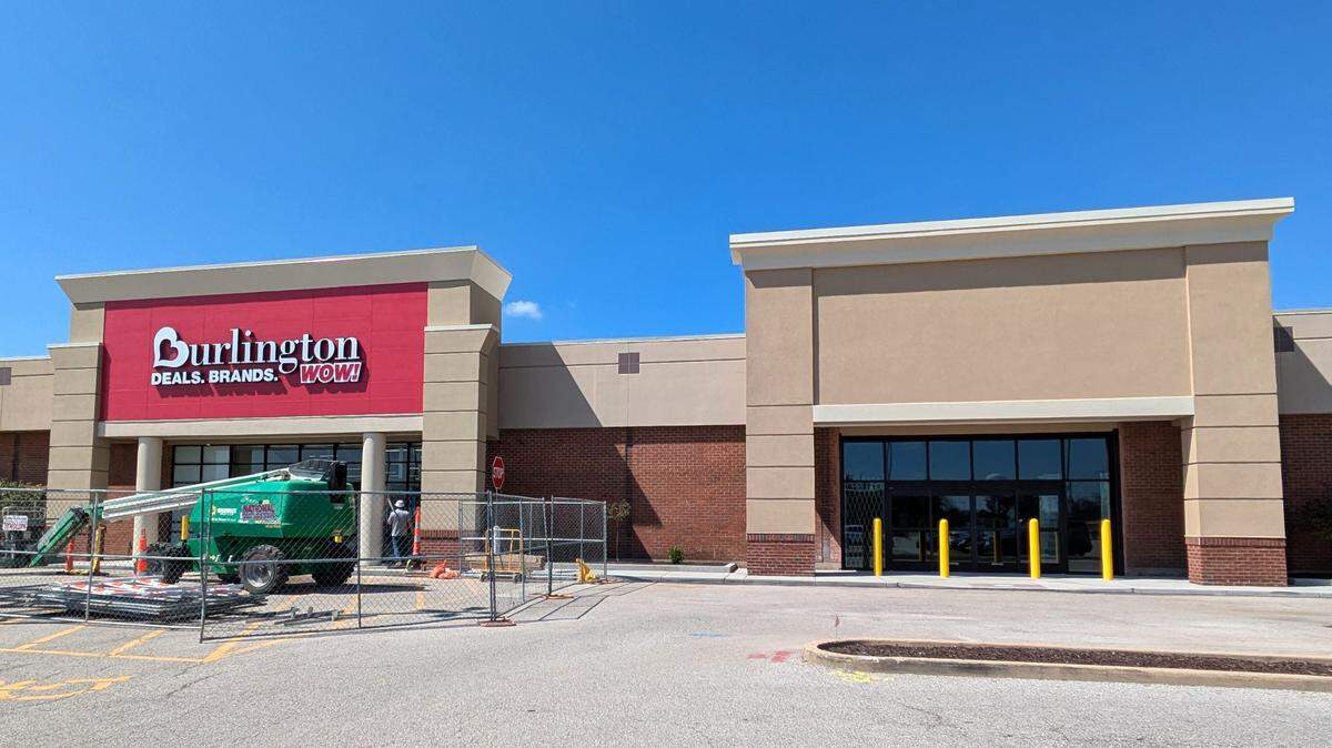 Burlington and Golf Galaxy storefronts at 6611 N. Illinois St. in Fairview Heights