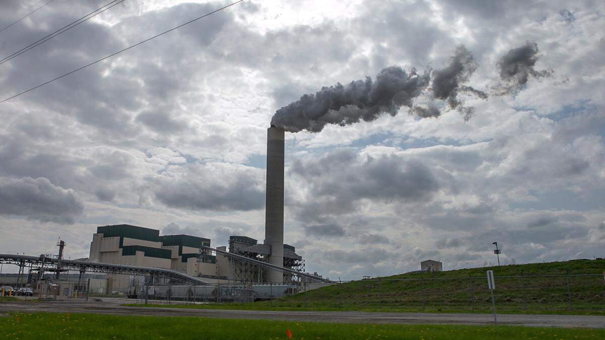 Prairie State Energy Campus in Marissa, Illinois operated by Prairie State Generating Company The plant uses the latest coal technology to burn the high-sulfur Illinois coal from the Lively Grove mine, located adjacent to the plant.