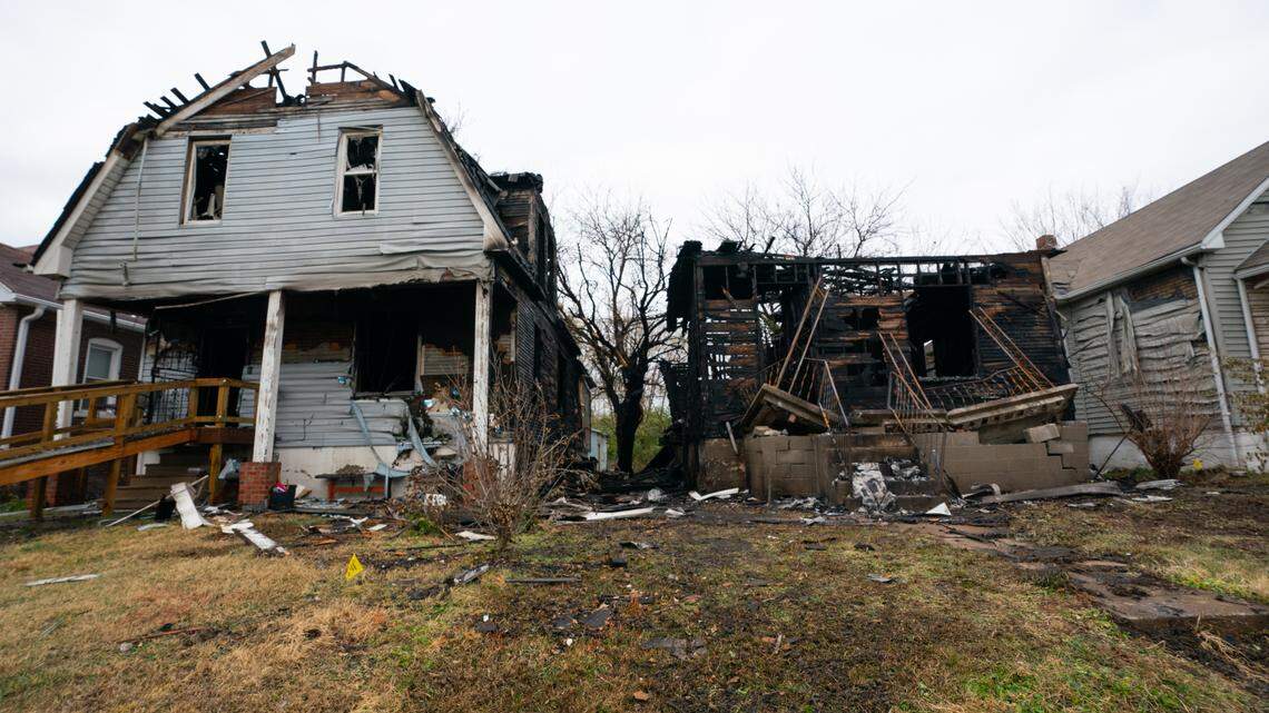 Mother and daughter escape fire at their East St. Louis home