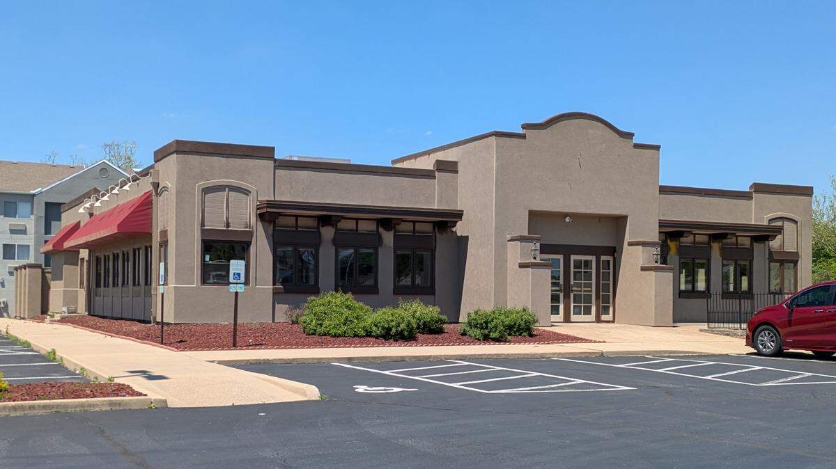 Royal Palm Mediterranean Cuisine, 130 Ludwig Drive, Fairview Heights