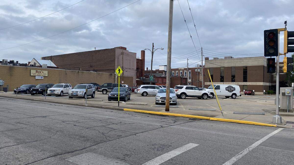 Belleville city leaders want to build a parking garage behind the 100 block of East Main Street, where the Ben’s store was formerly located.