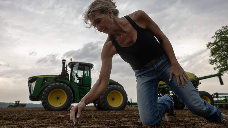 Why some southern Illinois farmers are stuck raising crops that no longer thrive