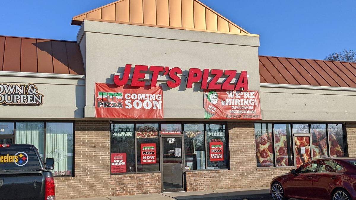 Jet’s Pizza opens its Fairview Heights location on Monday, Dec. 13.