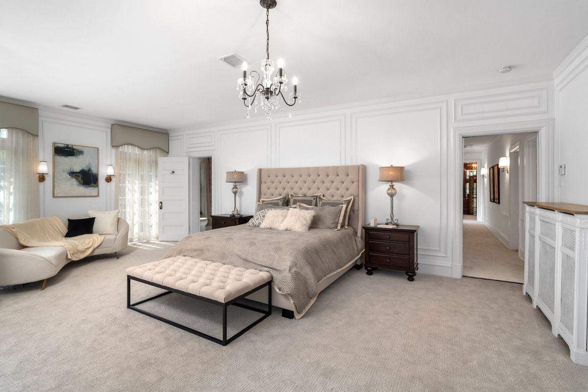 48 Portland Place, Saint Louis, MO 63108