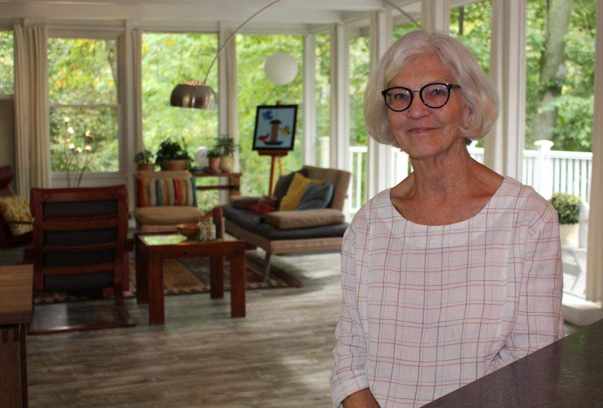 Belleville resident Betty Jones filled the great room of her mid-century modern home, which is nestled in woods, with an eclectic mix of furniture, artwork, collectibles and plants.