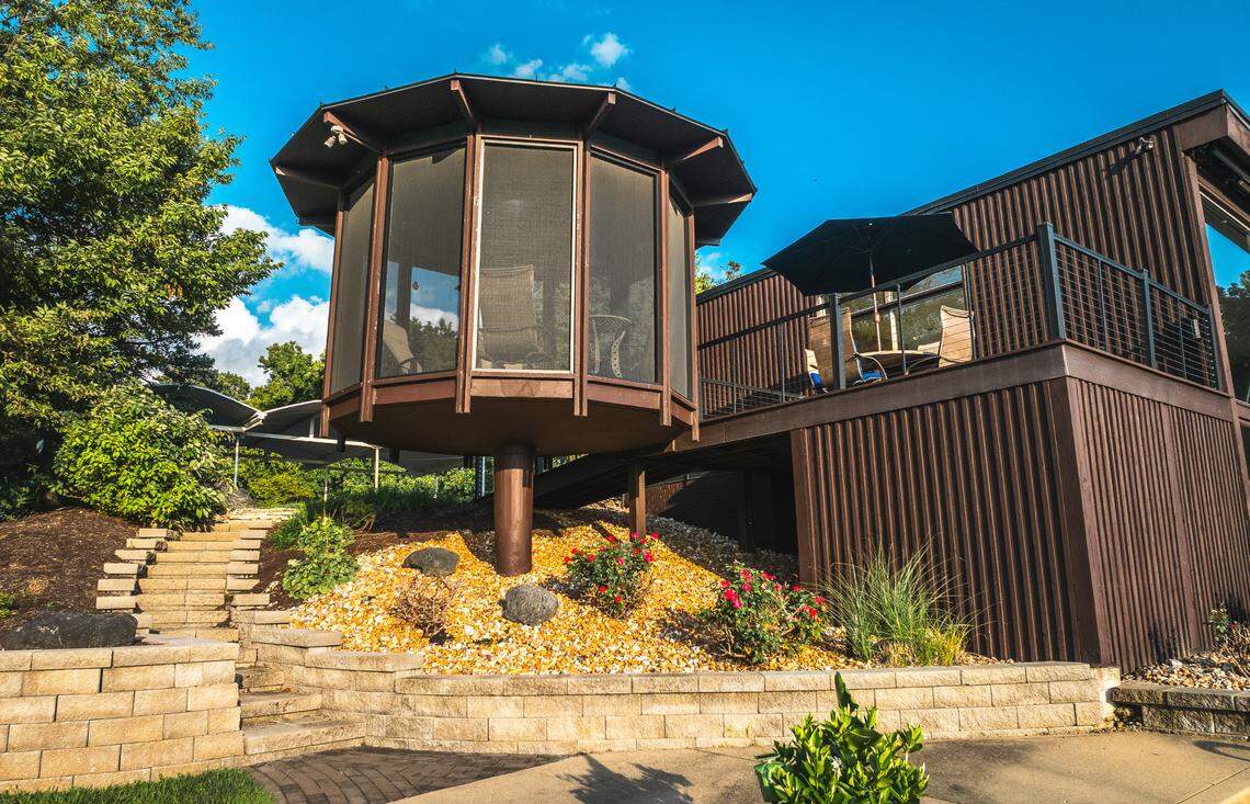 904 Briar Hill Road in Belleville