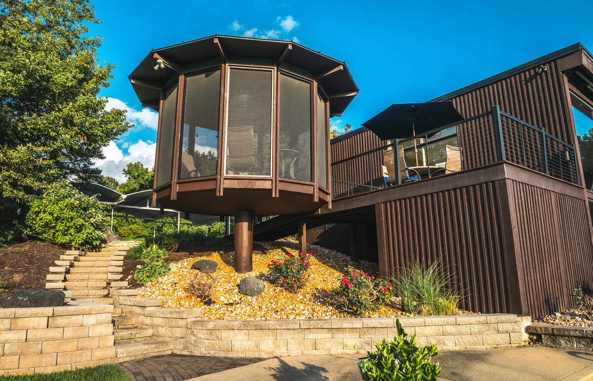 904 Briar Hill Road in Belleville