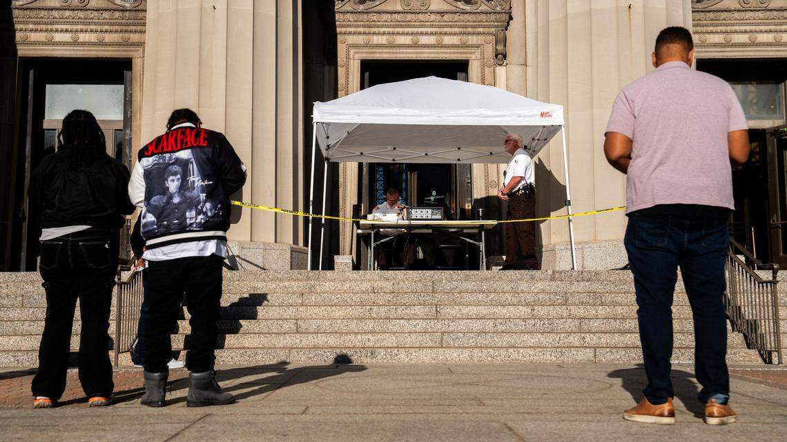 St. Louis sheriff calls successor a ‘monkey’ after ejecting journalist from courthouse steps