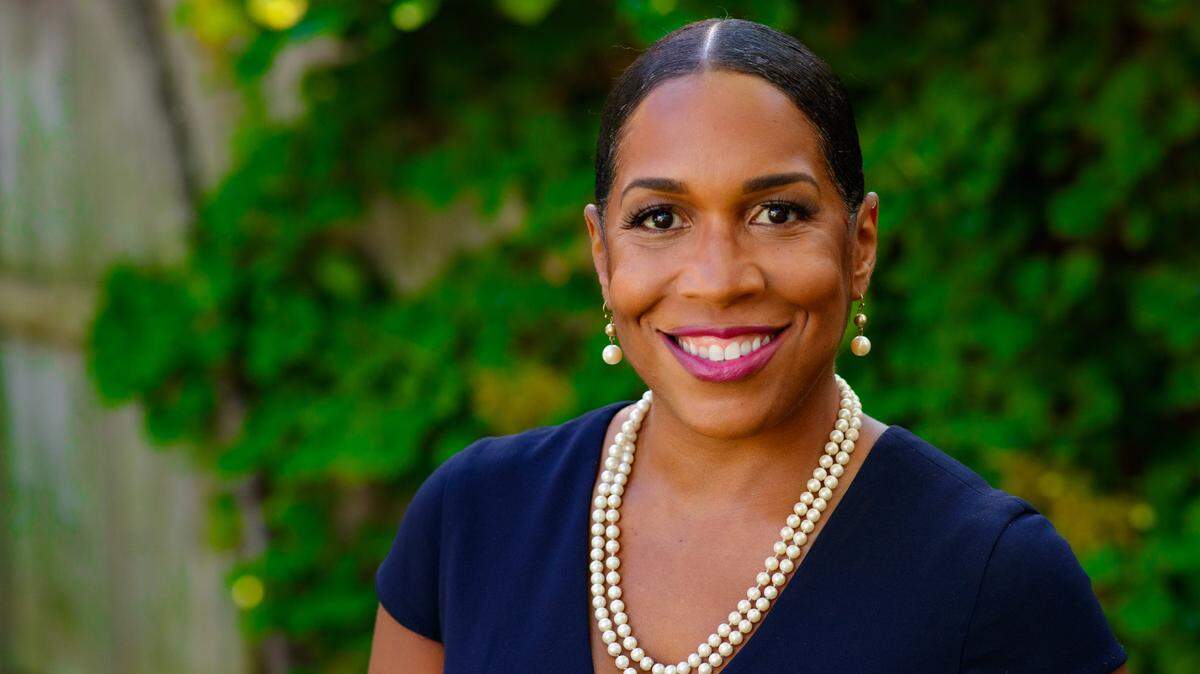 Juliana Stratton