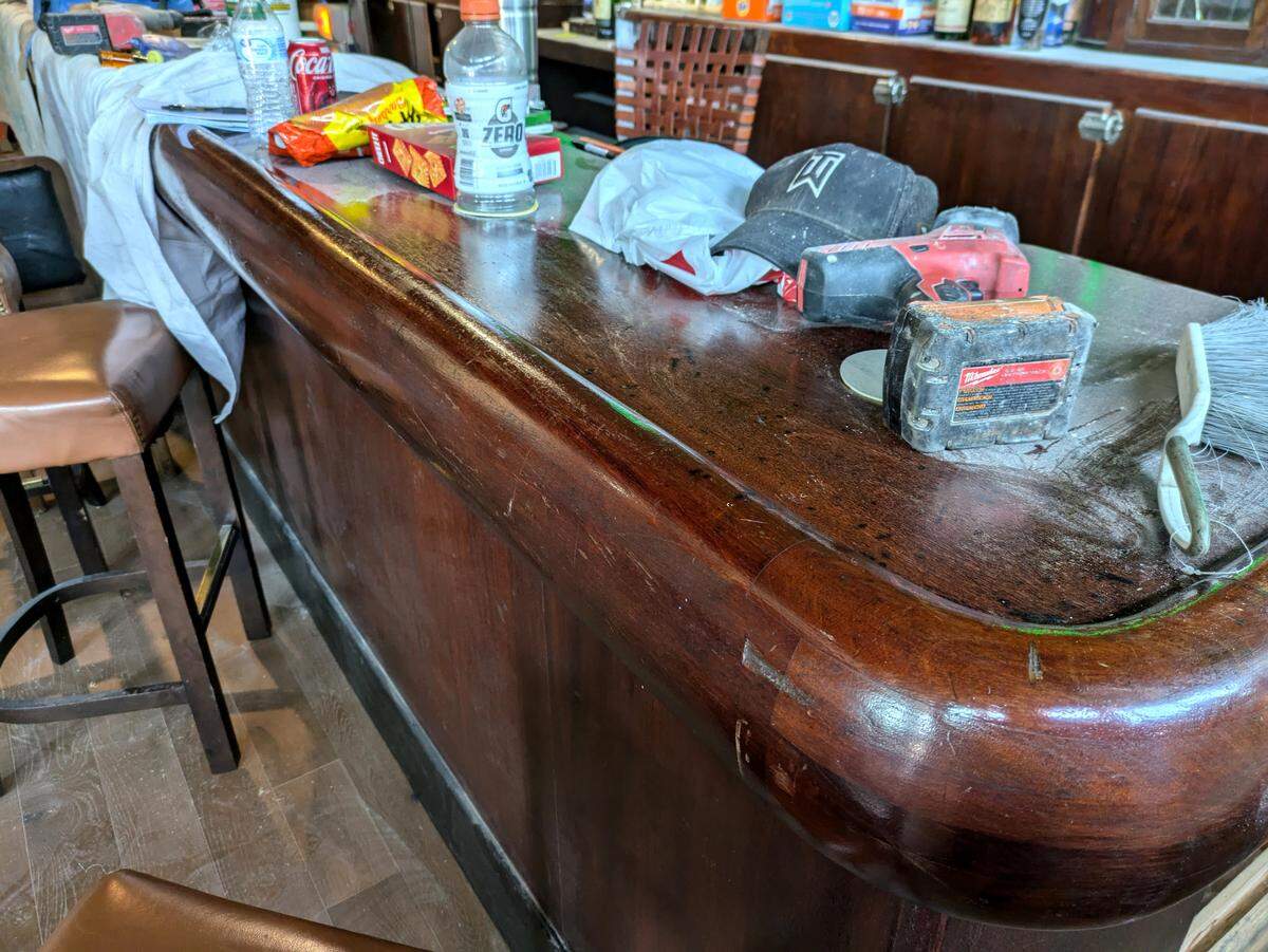 A closer look at the main bar at The Harp Pub