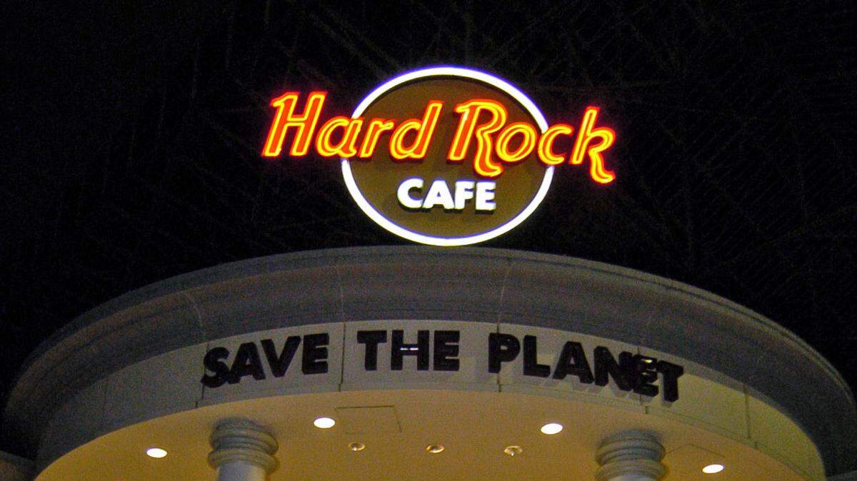 The Hard Rock Cafe at Union Station in St. Louis is closing.