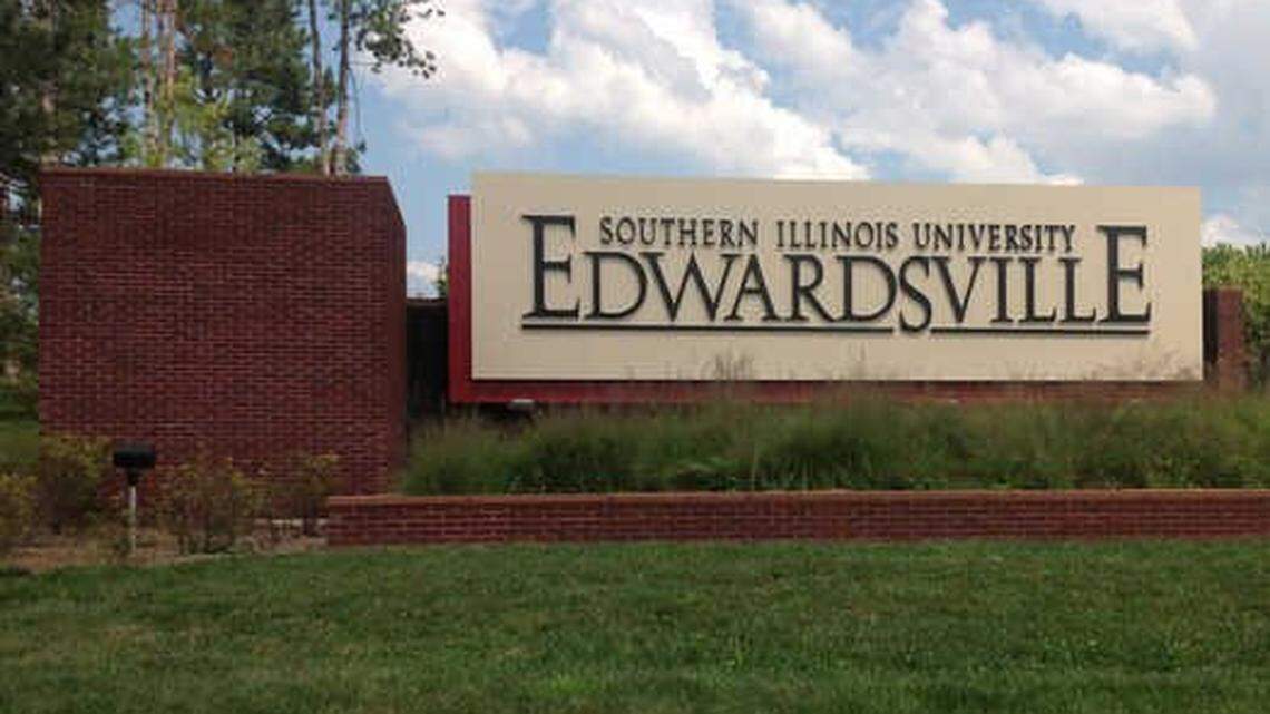 See who graduated this spring from Southern Illinois University Edwardsville
