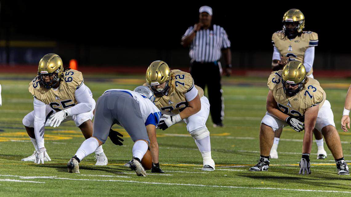 Seven metro-east teams still alive in football playoffs. Here’s a preview of Round 2